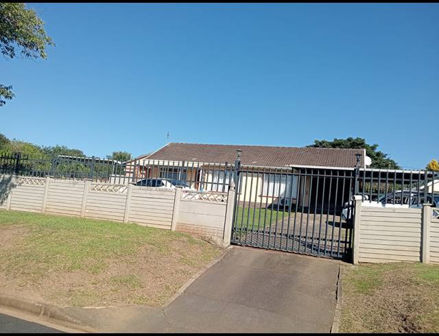 3 BEDROOM FREESTANDING FOR SALE IN BISLEY